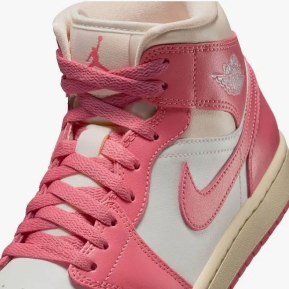 Jordan 1
'guava ice'
Womens
Brand new - Picture 9 of 11